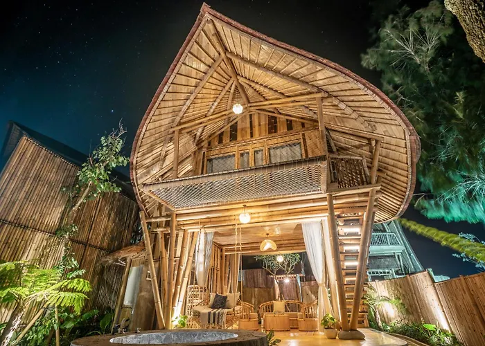The Dewi Eco Bamboo Orman Evi Kubupenlokan