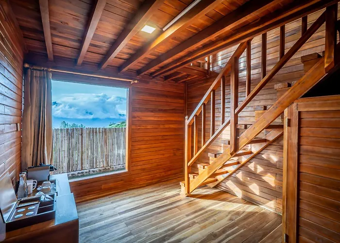 The Dewi Eco Bamboo Orman Evi Kubupenlokan